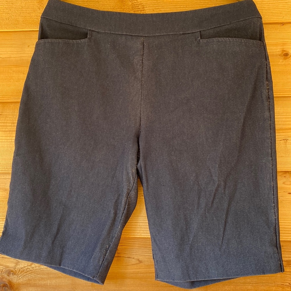 💕Navy blue stretchy work shorts two front pockets